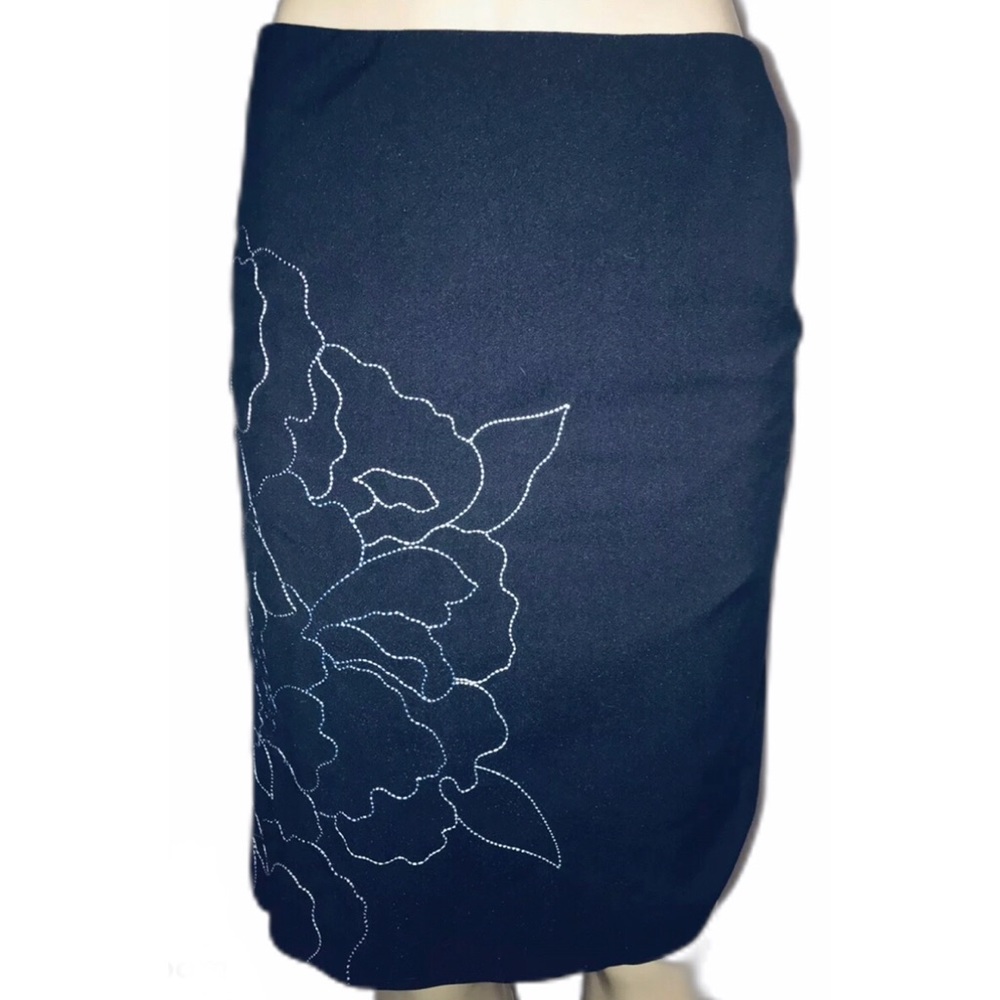 Ann Taylor Loft Gray Embroidered Floral pencil Skirt 6 Office Career Wear
